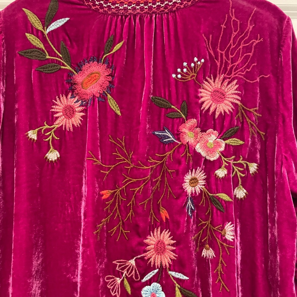 JOHNNY WAS Embroidered Velvet V-Neck Women's Top - Fuchsia - Picture 8 of 8
